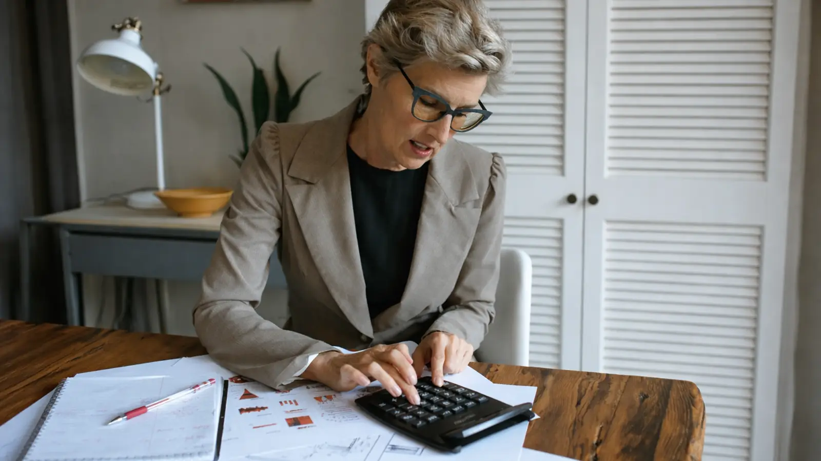 Estimated tax calculation for high income taxpayers showing quarterly payment planning and safe harbor rules